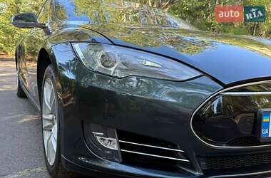Лифтбек Tesla Model S 2014 в 