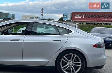 Лифтбек Tesla Model S 2013 в 
