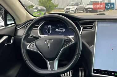 Лифтбек Tesla Model S 2013 в 