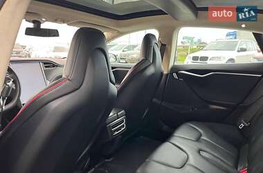 Лифтбек Tesla Model S 2013 в 