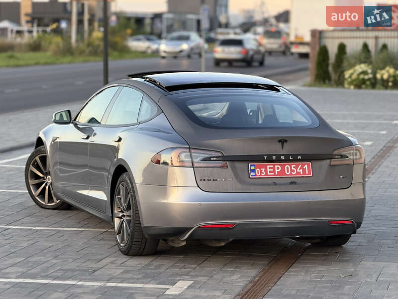 Лифтбек Tesla Model S 2013 в Луцке