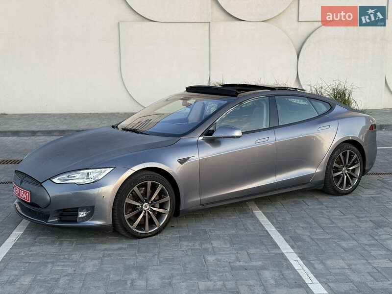 Лифтбек Tesla Model S 2013 в Луцке