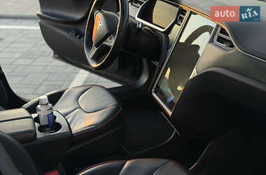Лифтбек Tesla Model S 2013 в 