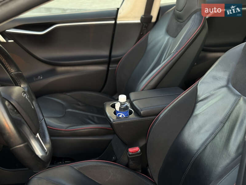 Лифтбек Tesla Model S 2013 в Луцке