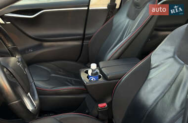 Лифтбек Tesla Model S 2013 в 