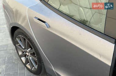 Лифтбек Tesla Model S 2013 в 