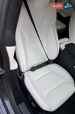 Ліфтбек Tesla Model S 2021 в 