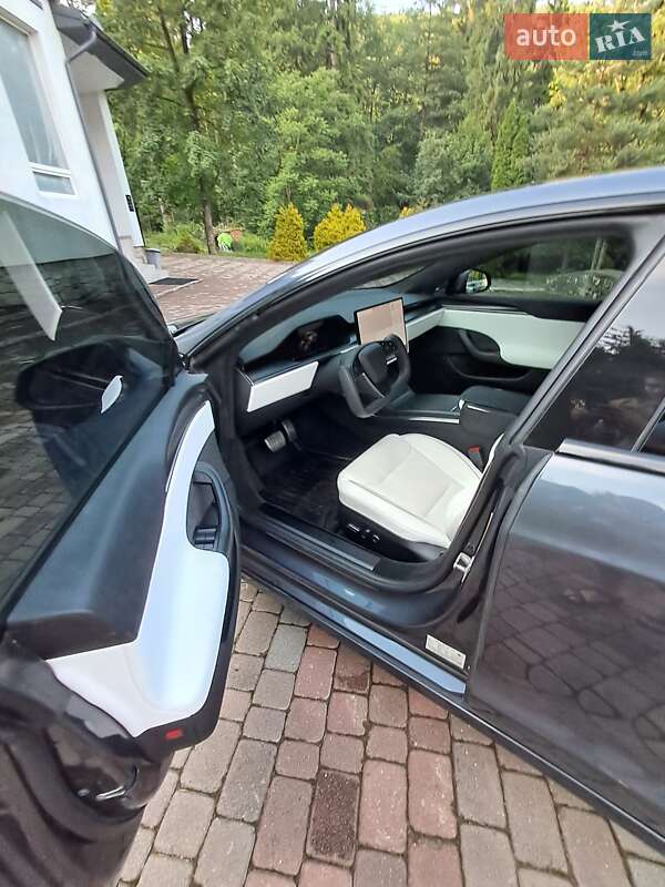 Лифтбек Tesla Model S 2021 в Коломые