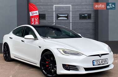 Tesla Model S 2020