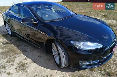 Лифтбек Tesla Model S 2013 в 