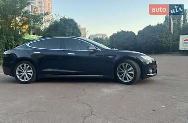 Лифтбек Tesla Model S 2013 в 