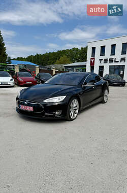 Лифтбек Tesla Model S 2014 в 