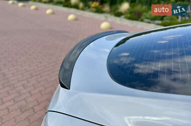 Лифтбек Tesla Model S 2015 в 