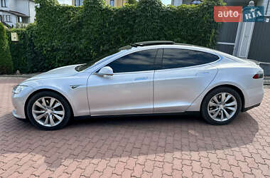 Лифтбек Tesla Model S 2015 в 
