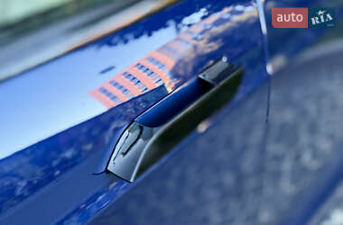 Лифтбек Tesla Model S 2021 в 