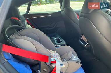 Лифтбек Tesla Model S 2021 в 