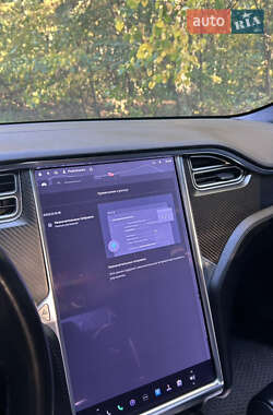 Лифтбек Tesla Model S 2017 в 