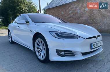Лифтбек Tesla Model S 2016 в 