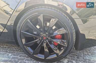 Лифтбек Tesla Model S 2020 в 