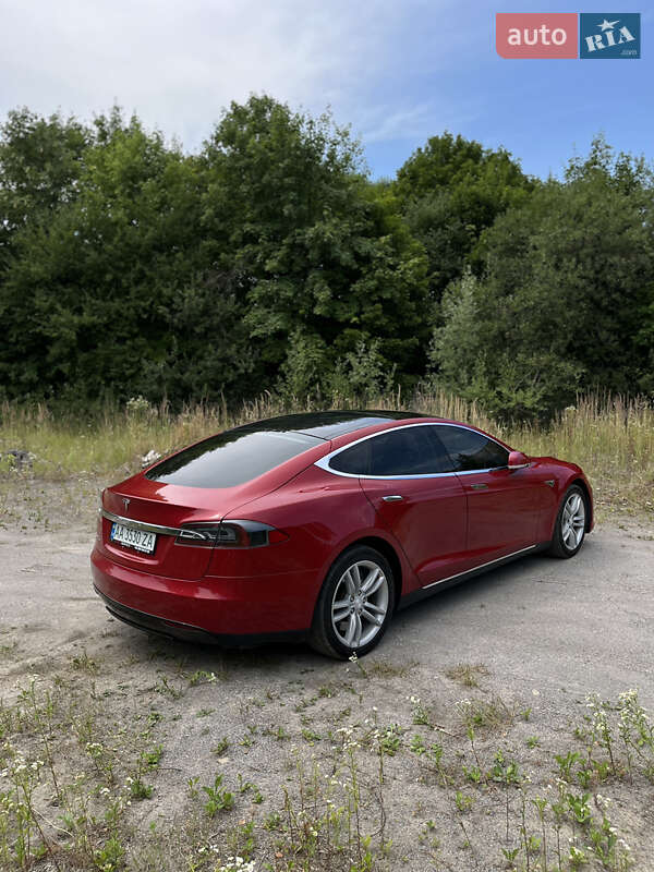 Лифтбек Tesla Model S 2015 в Стрые