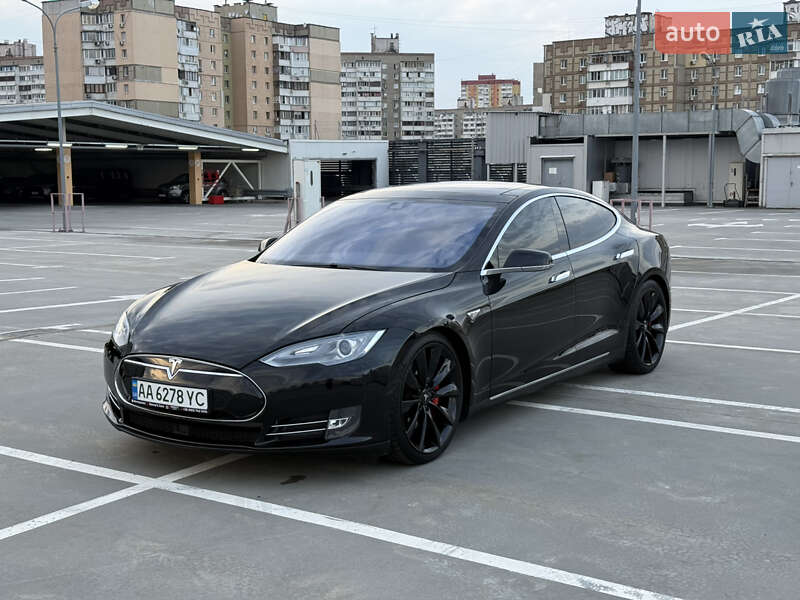 Лифтбек Tesla Model S 2014 в Киеве фото 2 Лифтбек Tesla Model S 2014 в Киеве