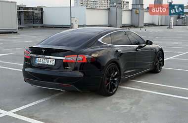 Лифтбек Tesla Model S 2014 в 