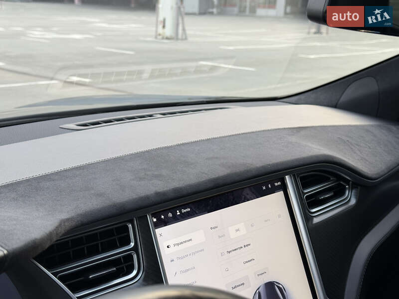 Лифтбек Tesla Model S 2014 в Киеве