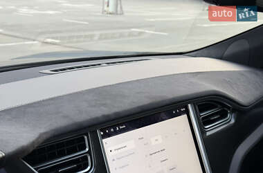 Лифтбек Tesla Model S 2014 в 