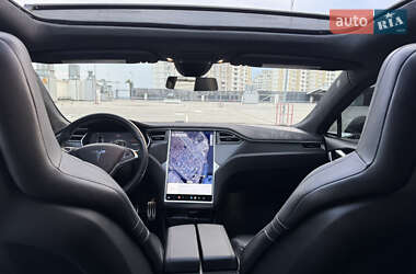 Лифтбек Tesla Model S 2014 в 