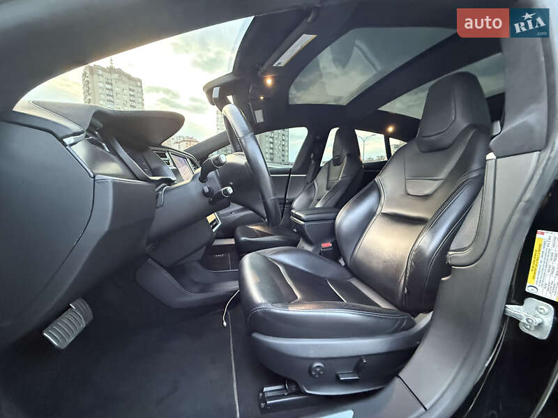 Лифтбек Tesla Model S 2014 в Киеве