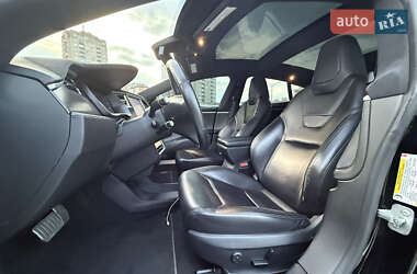 Лифтбек Tesla Model S 2014 в 