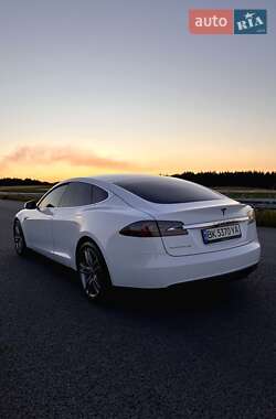 Лифтбек Tesla Model S 2014 в 