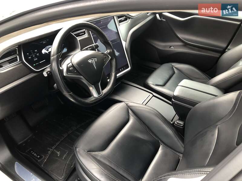 Tesla Model S 2016