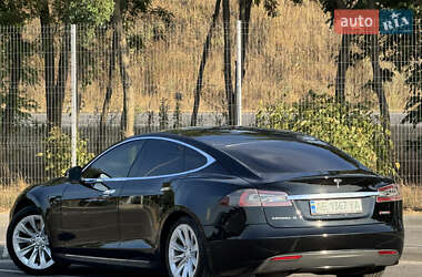 Лифтбек Tesla Model S 2013 в 
