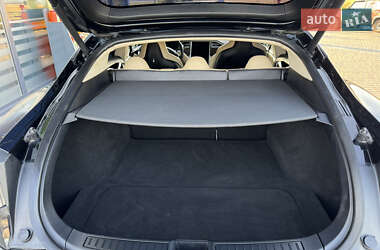 Лифтбек Tesla Model S 2013 в 