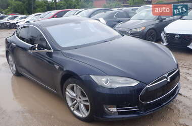 Лифтбек Tesla Model S 2013 в 