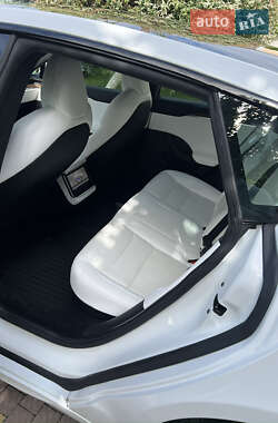 Лифтбек Tesla Model S 2021 в 