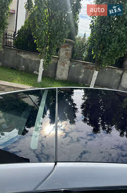 Лифтбек Tesla Model S 2021 в 