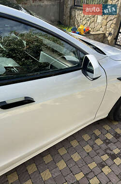 Лифтбек Tesla Model S 2021 в 
