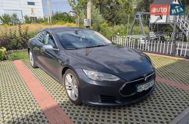 Tesla Model S 2015