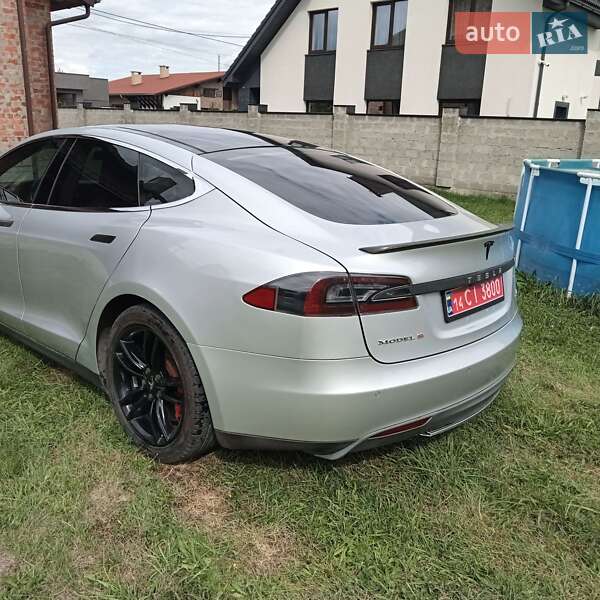 Лифтбек Tesla Model S 2013 в Ивано-Франковске