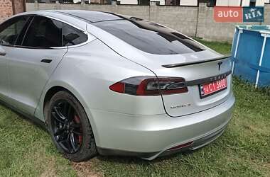 Лифтбек Tesla Model S 2013 в 