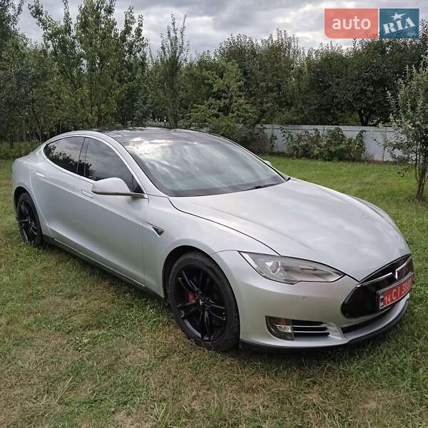 Лифтбек Tesla Model S 2013 в Ивано-Франковске