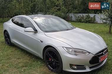Лифтбек Tesla Model S 2013 в 