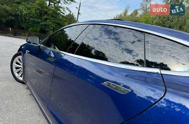 Лифтбек Tesla Model S 2017 в 