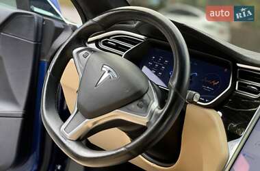 Лифтбек Tesla Model S 2017 в 