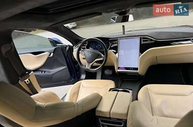 Лифтбек Tesla Model S 2017 в 