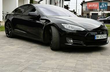 Лифтбек Tesla Model S 2016 в 