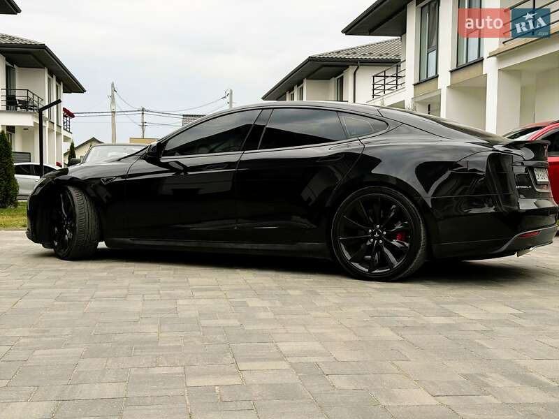 Лифтбек Tesla Model S 2016 в Ровно фото 12 Лифтбек Tesla Model S 2016 в Ровно