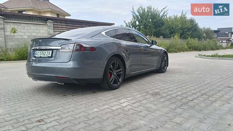 Ліфтбек Tesla Model S 2014 в Рівному